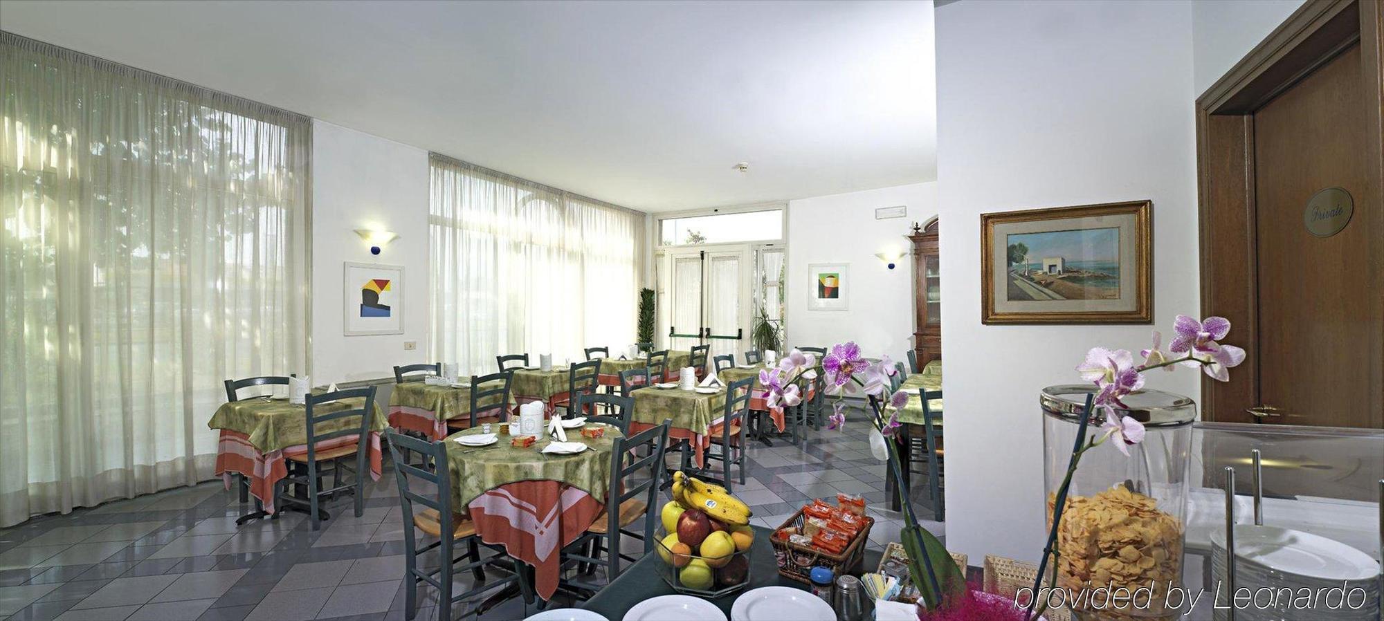 Hotel Primo Кампі-Бізенціо Ресторан фото